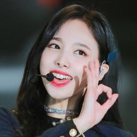 오잉(@nayeonss__) 's Twitter Profile Photo