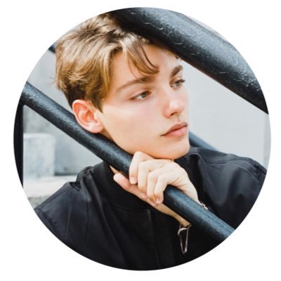 𝐋𝐢𝐬𝐳𝐭𝐨𝐦𝐚𝐧𝐢𝐚𝐜 (𝐧.) — 𝘈 𝘱𝘦𝘳𝘴𝘰𝘯 𝘸𝘩𝘰 𝘯𝘦𝘦𝘥𝘴 𝘵𝘰 𝘭𝘪𝘴𝘵𝘦𝘯 𝘵𝘰 𝘮𝘶𝘴𝘪𝘤 𝘢𝘭𝘭 𝘵𝘩𝘦 𝘵𝘪𝘮𝘦. | ᴍᴛ-ᴅᴍ | #OCRP | #noahksdiary