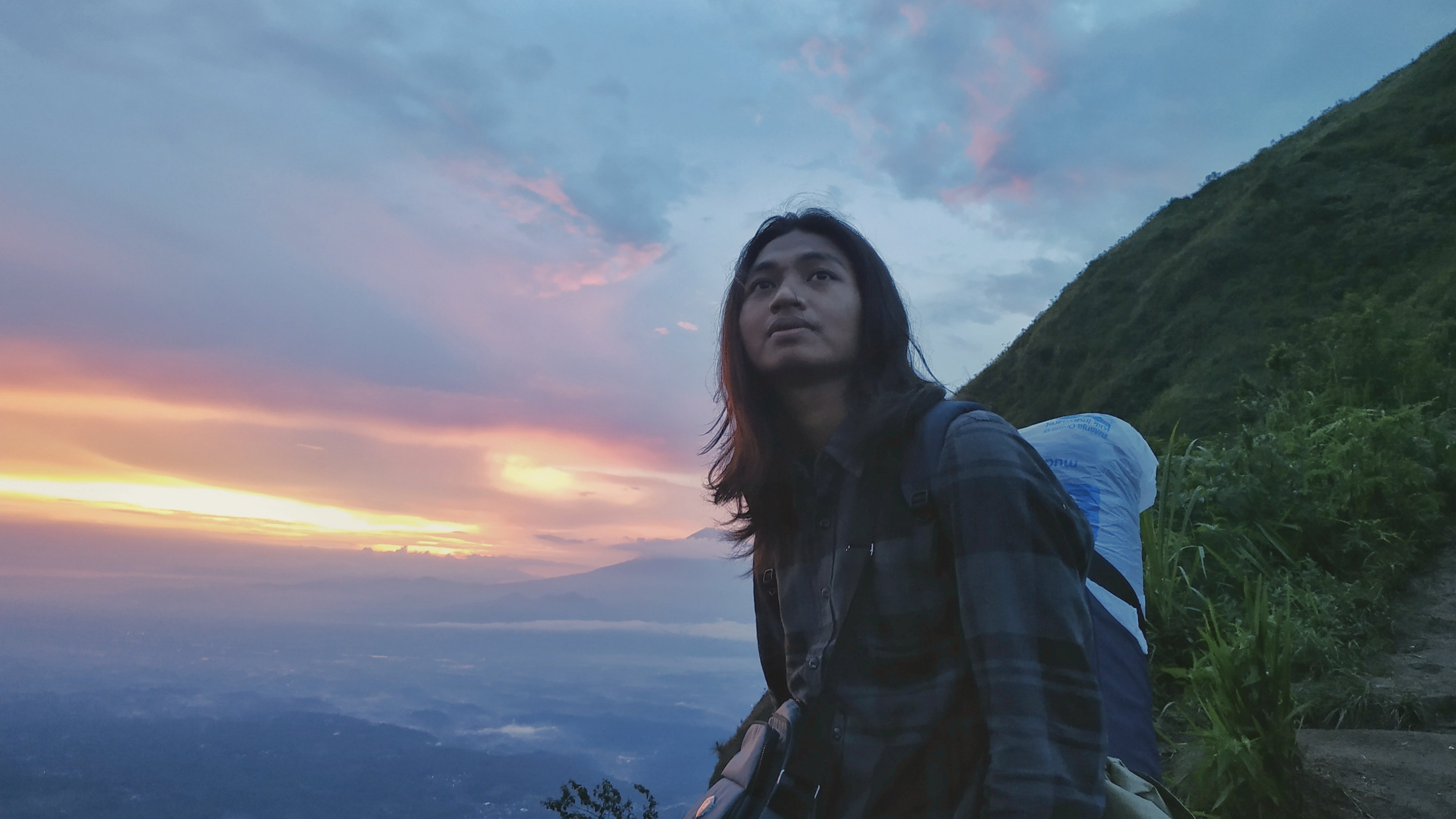 Agungsparta's profile picture. Tiga Titik Hitam.