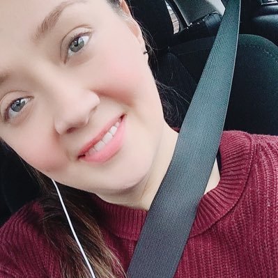 MonitaChaves's profile picture. Si me preguntas por mi lugar favorito te diré: "Cualquiera que tenga playa"...