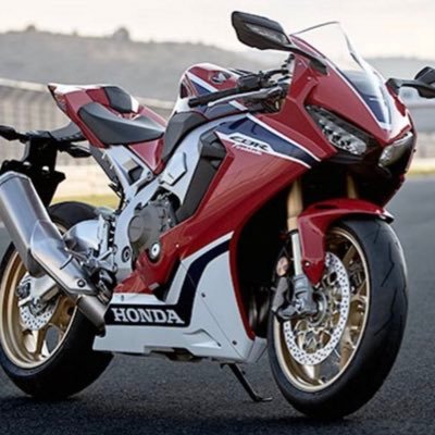 LeoIzPippin's profile picture. Lets talk about motorcycles.