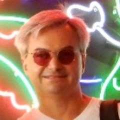 pareces's profile picture. Science fiction lover, enthusiastic runner and fanatical assembler of all forms of useless knowledge on that order.