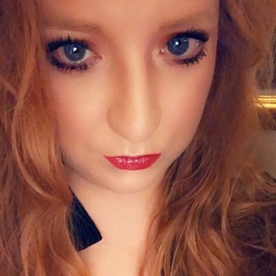 strawbrylobster's profile picture. 