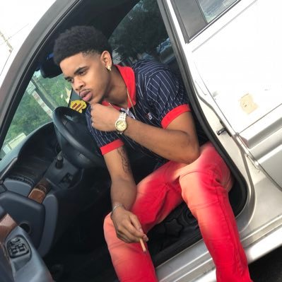 LongLiveTaz ‼️ Sc: watch_ticker 💯 Upcoming Rapper- 23rd DayDay 👀🎤 Bham 205 🔛🔝 RIP Granny 😇 💲elf〽️ade 💰