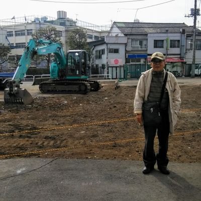 buR6Hk0LUDWkLJX's profile picture. 生命保険会社で約30年勤務    その後警備員やマンションの清掃員などの仕事を経験しました。現在は年金で細々と生活しています。年金から国民健保・介護保険料・医療費・光熱費・税金等を支払い節約して生計を維持しています。裕福ではないが吾唯知足の精神で余生を過ごしています。貧困を訴え同情を引こうとする輩には反感を覚えます。