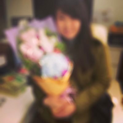 tinaeyi1's profile picture. 