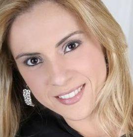 Ame quem está ao seu lado qdo ele menos merecer. É nesse momento que ele mais precisa de vc. Nem sempre é fácil, mas é o que JESUS faria!!!!