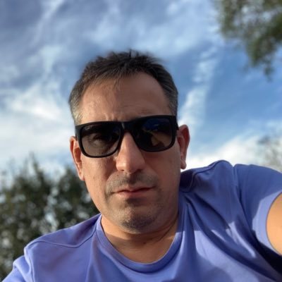 Padre, esposo, amigo, hijo, hermano, ingeniero, hincha de Newell's, devoto de Federer y adicto a 