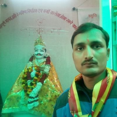 ⛳ हिन्दू तन–मन, हिन्दू जीवन, रग–रग हिन्दू मेरा परिचय!
राष्ट्रवादी
CEO & Co. Founder @ Vaishno Technologies & Chitransh Insurance Services