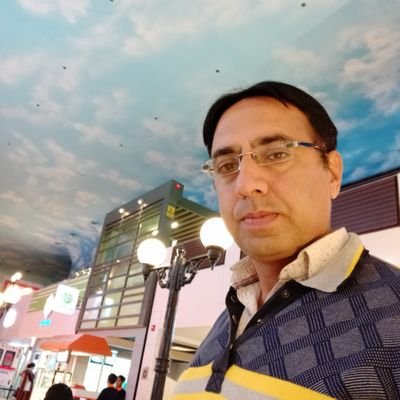 malhotradev18's profile picture. सोचा था घर बसा कर आराम करेंगे पर घर की जरुरतो ने मुसाफिर बना दिया