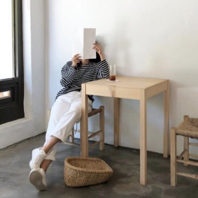 introversion_1's profile picture. Чувствуешь себя, будто не от мира сего? Добро пожаловать, #интроверт