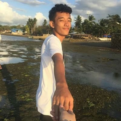 dominic112001's profile picture. chicken is life❤