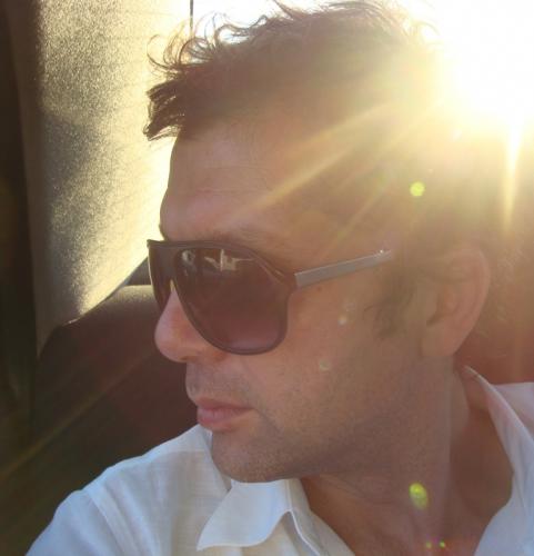 muratgurs's profile picture. fashion stylist & creative consultant