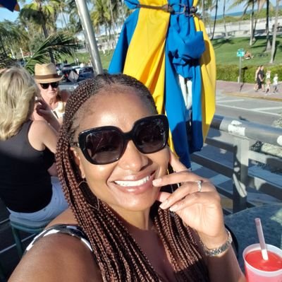 crbnoles's profile picture. 