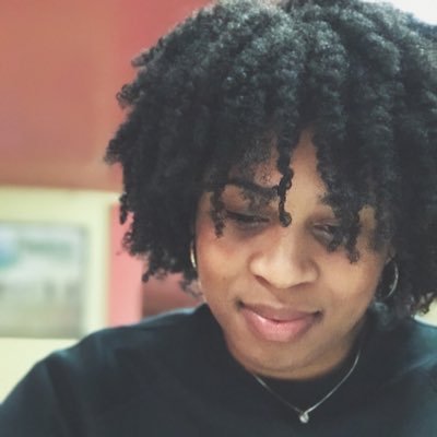 ThatgirlLisey's profile picture. Frontend Engineer and creative strategist | Advocate for women of the large foot sector | 🪄Always learning so feel free to follow my coding journey