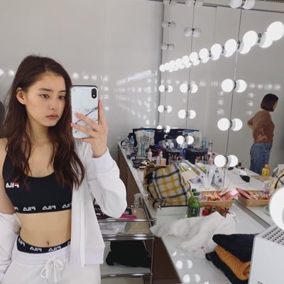 aoi_itamura39's profile picture. 2000"