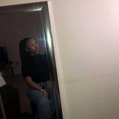 insuItingIy's profile picture. y’all crazy 😌