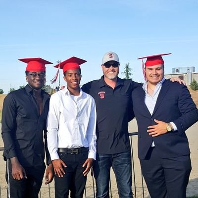 Loving Husband, Devout Father, @SierraCollegeFB Head🏈Coach on a Mission Pamela Noonan🌹
#WolverineWay #SierraMade #LLC27 #BLM ✊🏿✊🏾