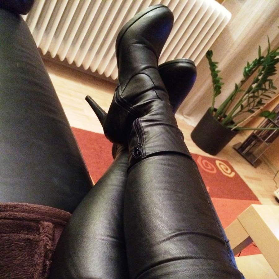 boots#wetlook#dominant#leather#leggings/boops/nails/smoke/women