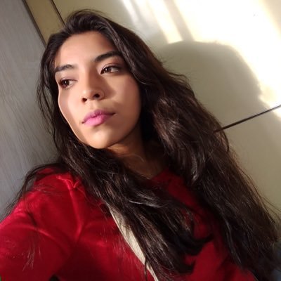 Sencilla, discreta, amable, depende la ocasión solo soy yo (:
