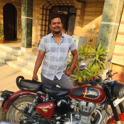 Arvinds97779557's profile picture. 🥤🍷🍻🍺छोड़ो न यार क्या रखा है सुनने और सुनाने मै. 🍾🍻🍷किसी ने कसर न छोड़ रखी DiL ❣️दुखाने में🍺🍻🍹🍿🍷🥤🍻
