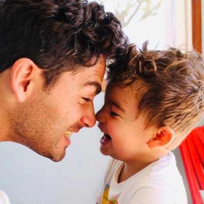 Hijoetango's profile picture. Son tantos tus sueños que ves el cielo mientras te veo bailar.