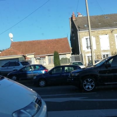 Musique Football Sports Variété Basket Télévision Divertissement cinéma voyage