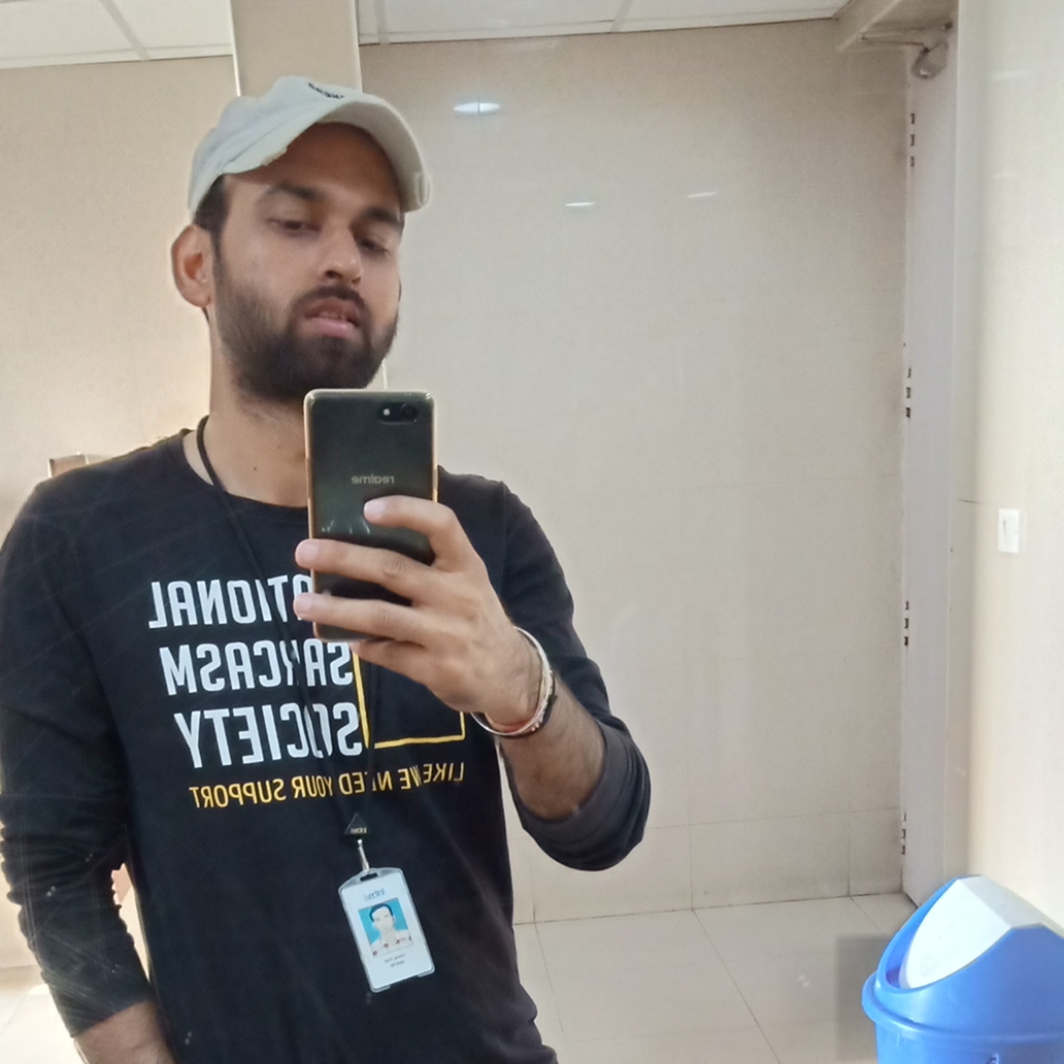 anuragsingh19's profile picture. Single and happy