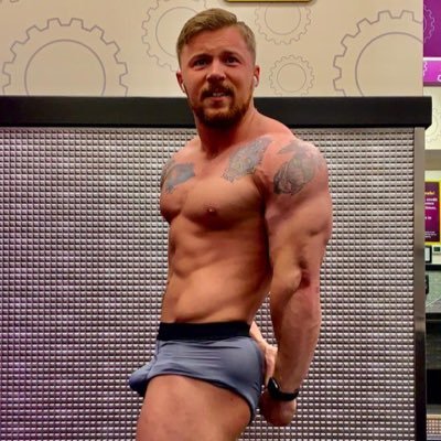 Married Bodybuilding USMC Veteran , join my onlyfans for nudes and vids, DM for custom vids 🍆no under 18s https://t.co/cepfrmOPT1