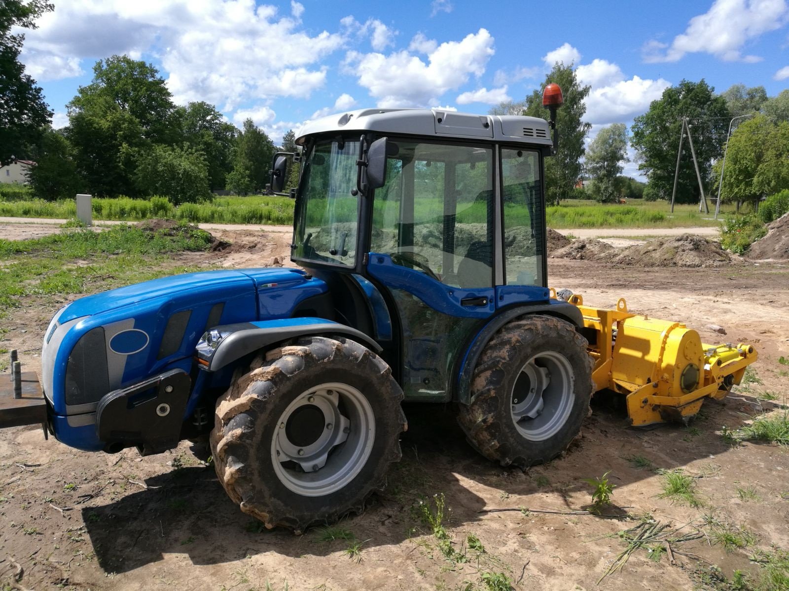 Janisfreze's profile picture. From bushes to lawn. #Landclearing #stumpgrinder #foresterymulcher #longgrasmulcher #Landscaping #lawncare #lawn #yard #yardcrushers #follow4follow #folowback