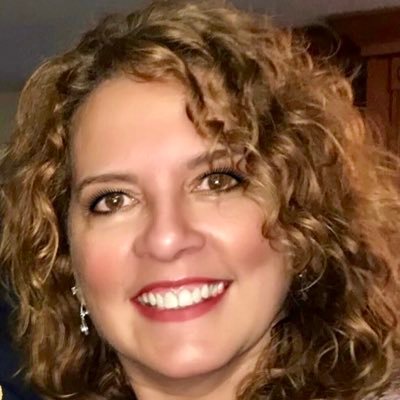 PuraVidaCoach1's profile picture. 👩🏻‍💼Purpose Coach w/a Holistic Twist 🧘🏻‍♀️Art-infused Meditation Classes   🎯I teach you the tools to find your true identity & pursue your heartfelt joy