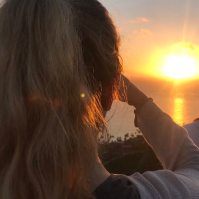 anniewynters's profile picture. 