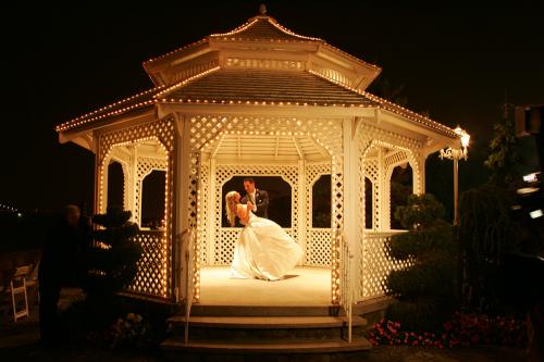 Catering hall with elegant ballrooms & waterfront verandas combined with continental gourmet cuisine, will make your affair one to be remembered.