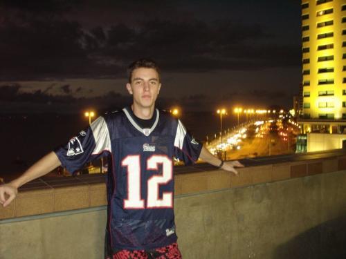 Patriota(@Patriots) roxo, Crente no Deus todo Poderoso, homem mais feliz do mundo por ter a melhor esposa da face da terra...e apaixonado pela justiça.