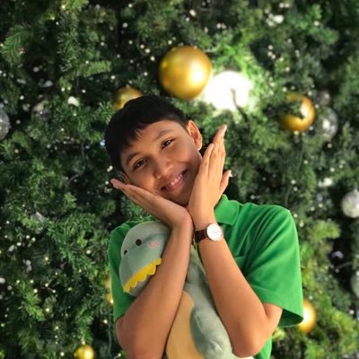 this’s me kenny 🤟🏻 my hobby is watch👀,eat👅and sleep😴 all the times hahaha