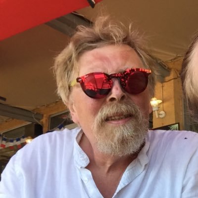 DaussyW's profile picture. Batteur durant 30 ans, je lance aujourd’hui mon projet solo sur lequel j’ai longuement travaillé. N’hésitez pas à me contacter pour plus d’infos, ou questions!