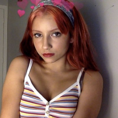 lamagreentea's profile picture. hi i’m lana welcome to my twitter 🦋