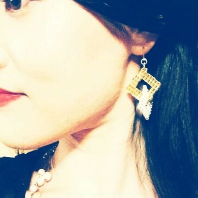 100016_427's profile picture. 一昔前に成人済30↑のモノ書き。恥は掻き棄て。 その実は唯の備忘録。すっかりhrakの箱推しアカ。勝デ祭と出勝祭が際限なく終わらない。腐も余裕で守備範囲、節操なく雑食、地雷ほぼ皆無。EducationとCreationのHYBRIDが仕事。言葉による人間Analyzeが主。筆を千万光年の彼方にぶん投げてたのがゆる復帰