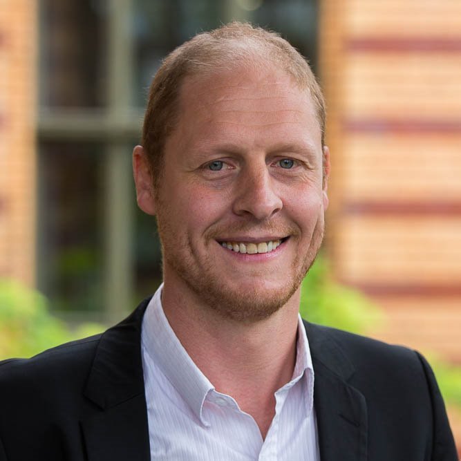 Professor in Climate Extremes and Societal Risk
| @IVM_VU Amsterdam | @KNMI