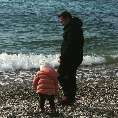 ozgur_pinar's profile picture. C# Developer
Kendi efkârımca okurum..
Bir dost bulamadım gün akşam oldu.