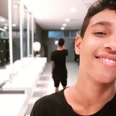 YouTuber mobile / 15 y / gosto de jujuba / Jogador Profissional de Free Fire  . contato profissional:arrowtop02@gmail.com