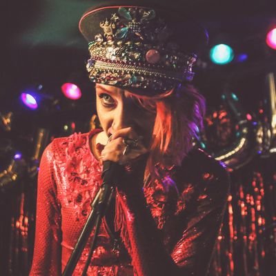 🌙Witchy Glam Rock from Hell. Tweets by Molly. New Album SUBLUNARY out now. https://t.co/ElQPni0dZV