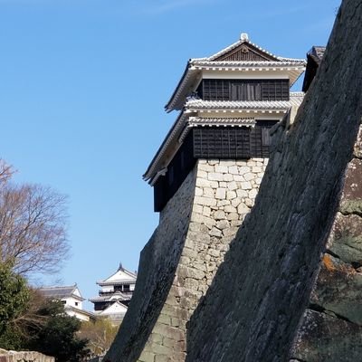 俳句/いつき組裾野歴10年/「森の座」会員/司馬遼太郎/坂の上の雲/くじら雲句会/うかれ猫句会/まなざし句会/田上菊舎顕彰句会/日本俳句教育研究会/教育、歴史、ミリタリーも/平成相聞歌、令和相聞歌最優秀賞/「あるだけの好きを詰め込む雪つぶて」「片恋のピアス海色春疾風」