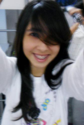 I just want to be happy, make all my dreams possible, and be who I really want. :D