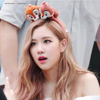 sapararyxx's profile picture. 🥦 สวัสดีค่าเราเจ้าของร้าน “โต๊ะแป้งของมนุษย์สิวผิวแพ้ง่าย” 🇰🇷💚 💚อุดหนุนเค้าหน่อย หาค่าเทอมให้น้องเรียน✌🏻☺️ #รีวิวไปขายไป เชื่อได้ไม่อวยเกินจริงงแน่นวล