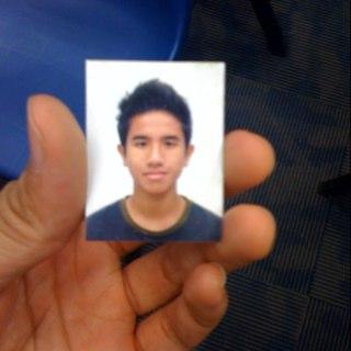 eeeezzat's profile picture. uhhhh okay this is so fun