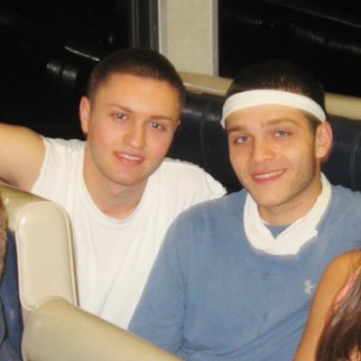 BaylessLw's profile picture. @leewoodBball inside source. Parody reporter account