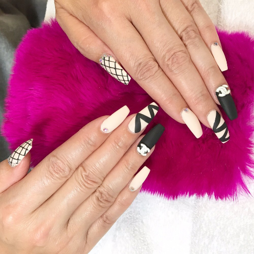 Whether you want a simple gel manicure, hot stone manicure, or custom nail designs, K3 Nails are dedicated to bring your nail ideas to reality.