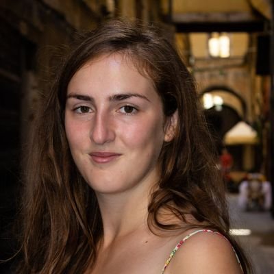 UneFranglaise's profile picture. ✈️ 🎭 🎬🍷 🍽️ 🔆 ❤️