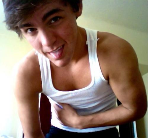 iNolanDoubleBU's profile picture. Your typical teenager, with a few twists.